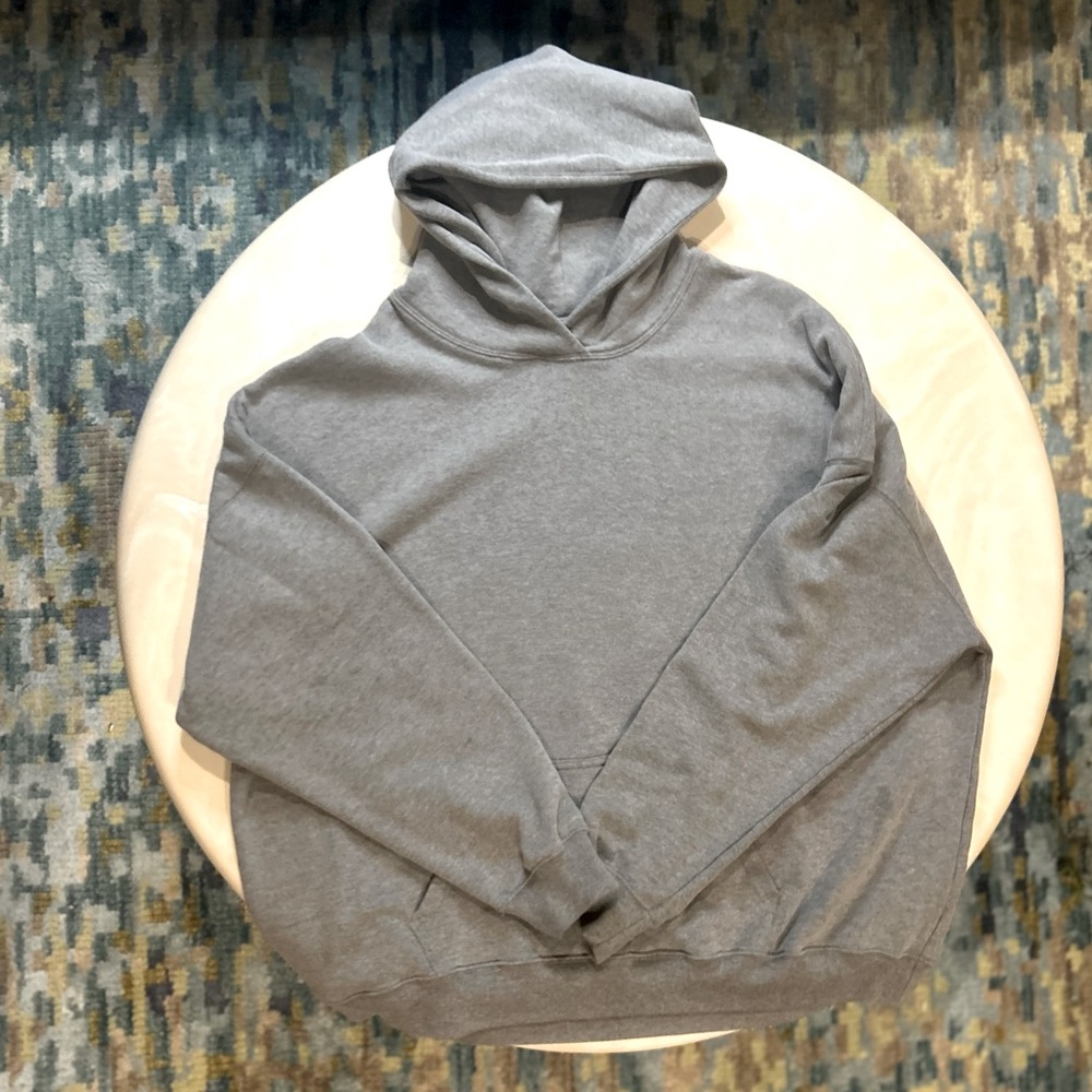 grey,comfy,oversized, holster hoodie, perfect for a casual and comfortable fit!